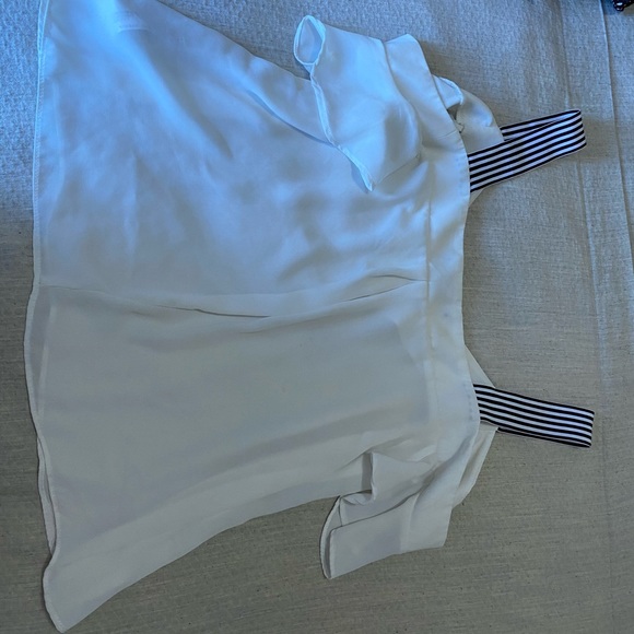 Forever 21 flowy white top - Picture 2 of 2